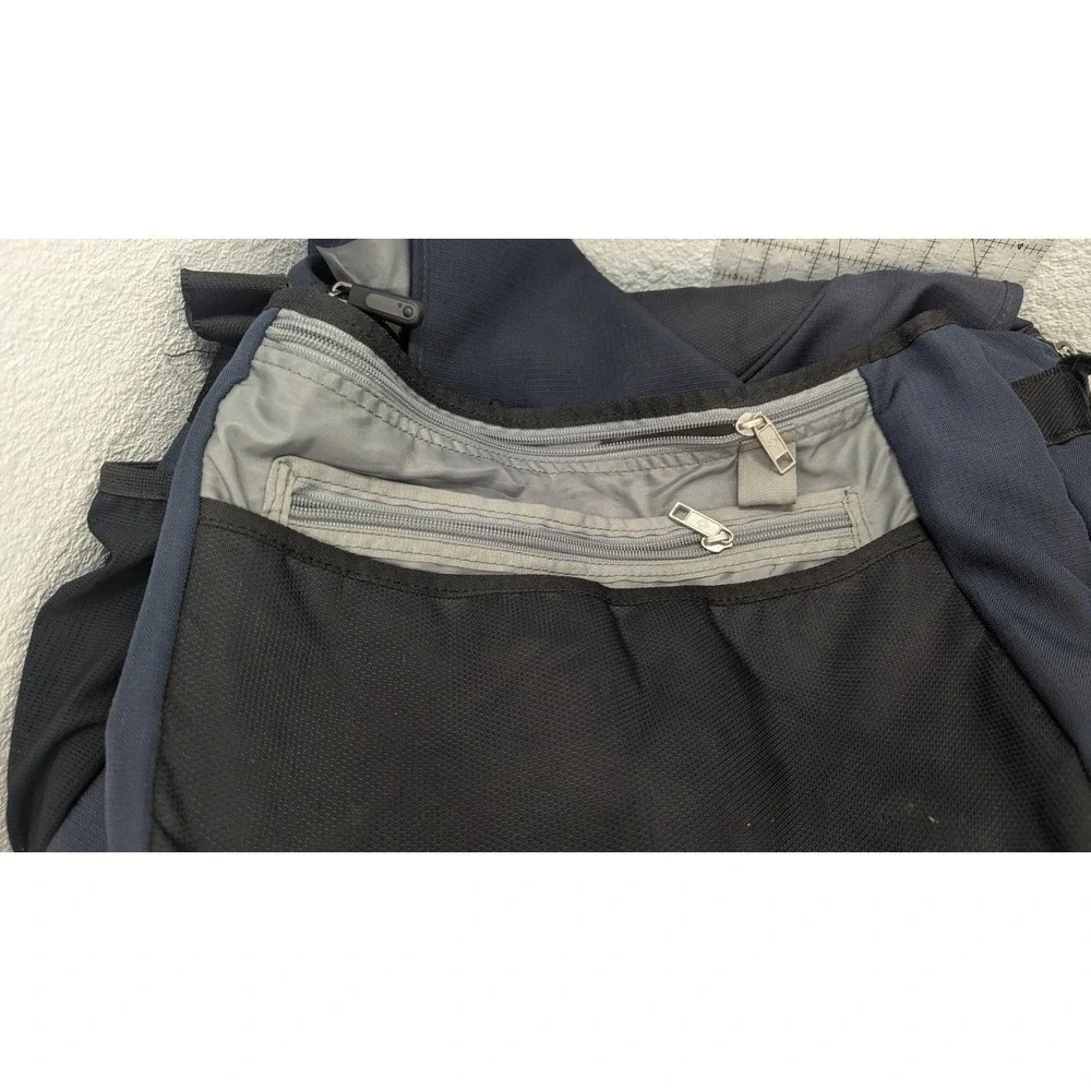 Samsonite Gray Laptop Messenger Bag Padded Shoulder Business Travel Briefcase